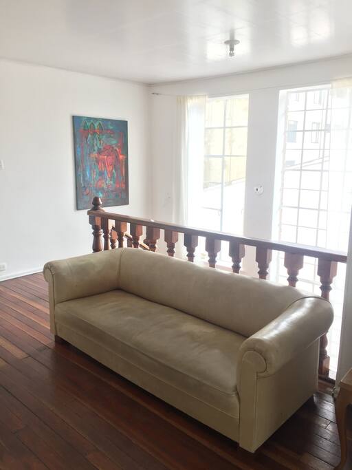 Hall-livingroom