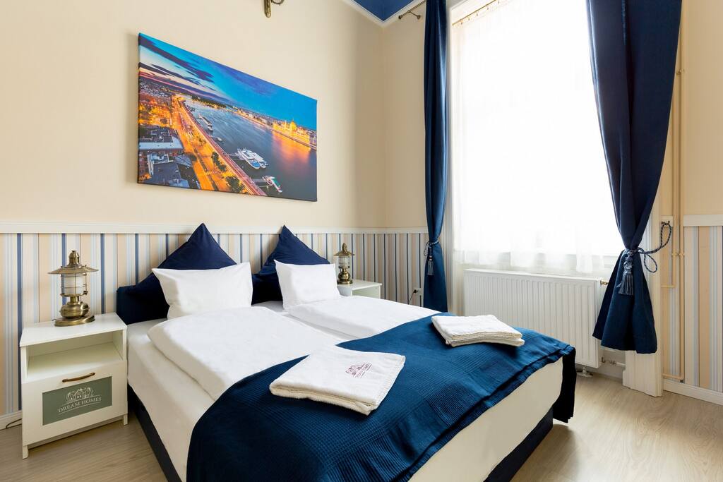 Room No 1 - max 3 people
