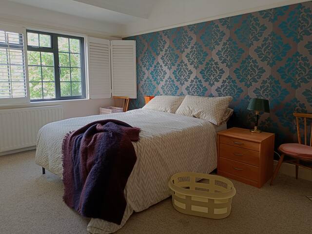 Home in London, 20min Waterloo gallery image 4