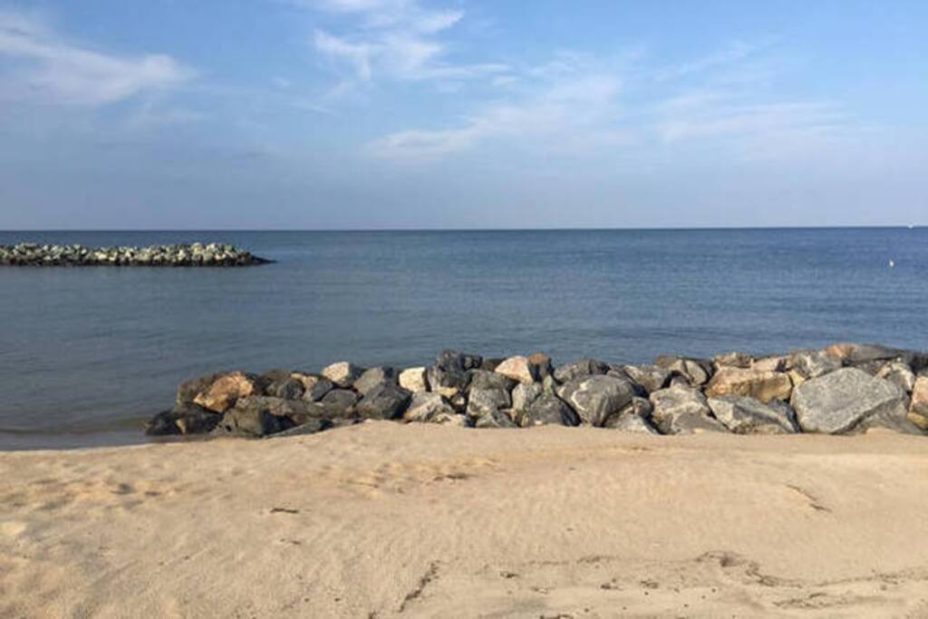 Shallow water (2'-5') extends hundreds of feet out. Perfect for children!