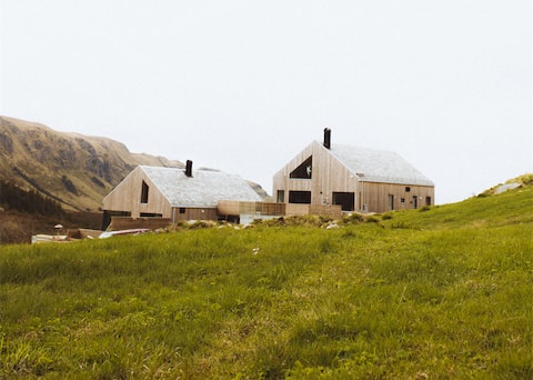 Big house with sea-view at Ervik and Vestkapp