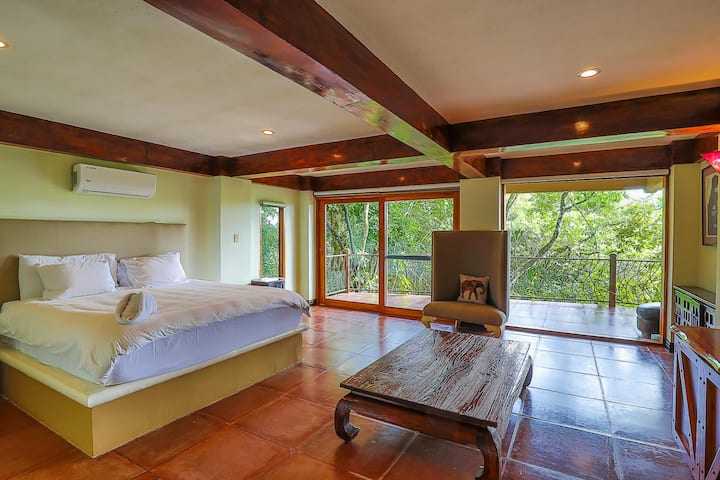 带套内卫生间的5号卧室