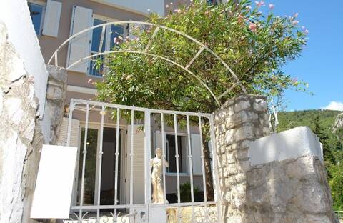 Modern 120m² with garden, beach 50m