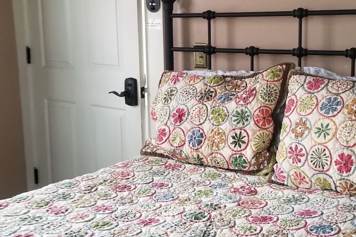 Airbnb Augusta Vacation Rentals Places To Stay Maine