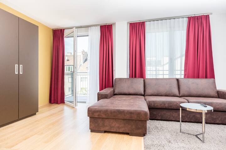 Tabor Score with balcony gallery image 3