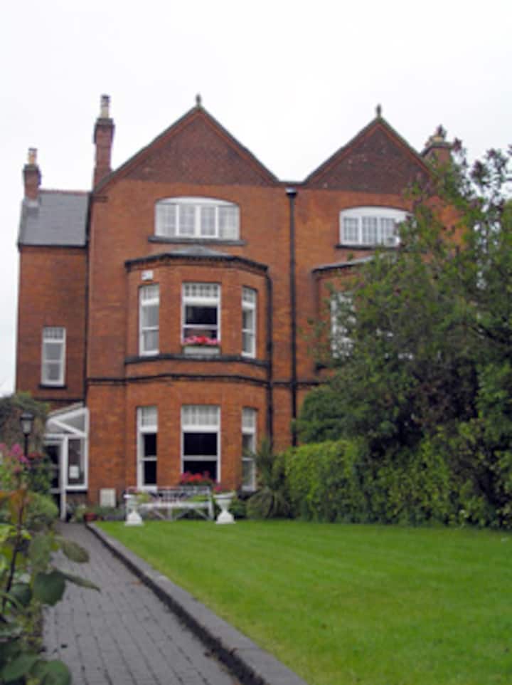 Wilmount B and B, Ennis Road Limerick Bed and breakfasts for Rent in