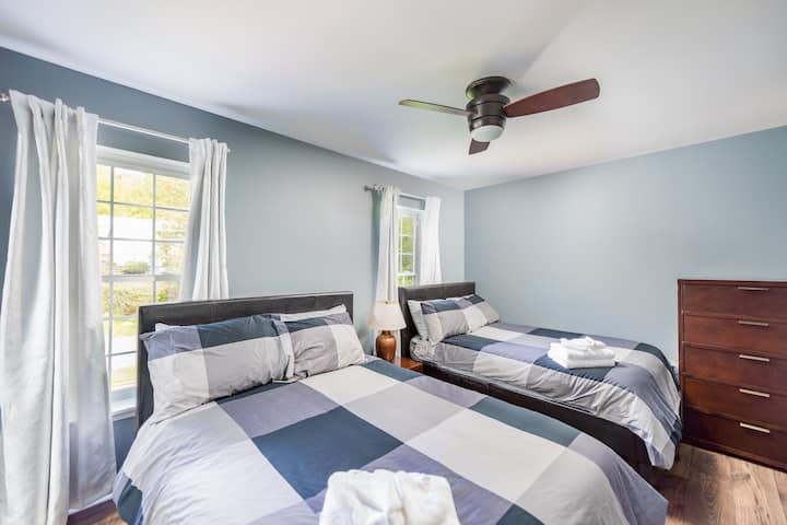 חדר שינה 2 מיטות בגודל מלא