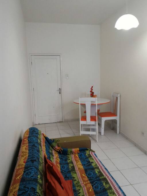 DENTRO DA SALA