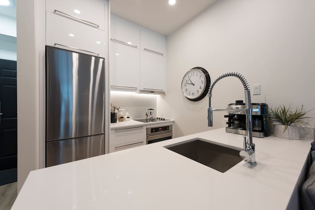 The kitchen was fully renovated in the spring of 2017.