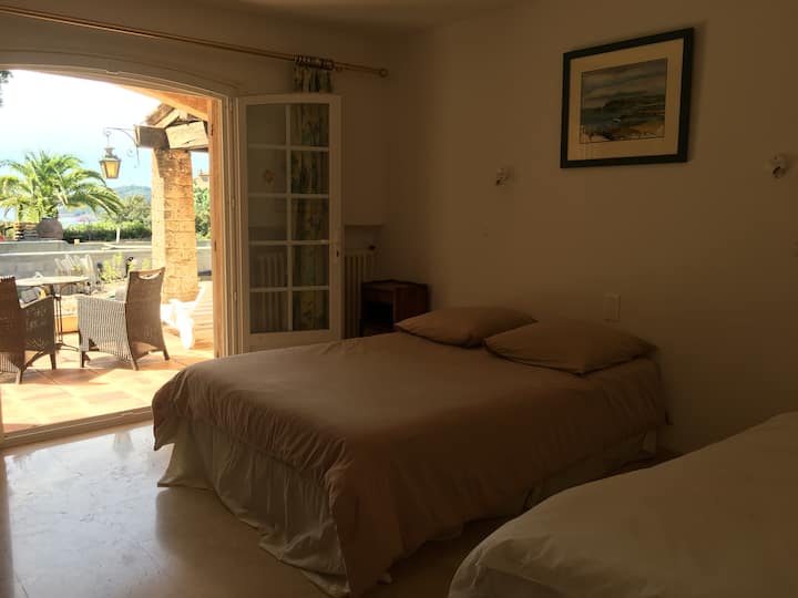 1ère chambre du bas, lit en 160 cm, lit en 90 cm