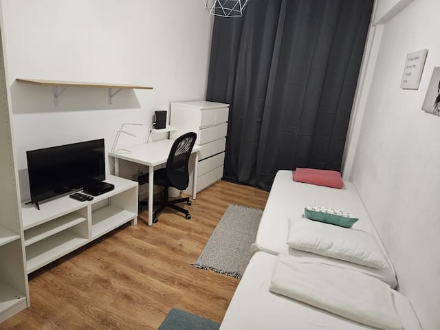 Quartos e Apartamentos Porto managed Airbnb listing 1