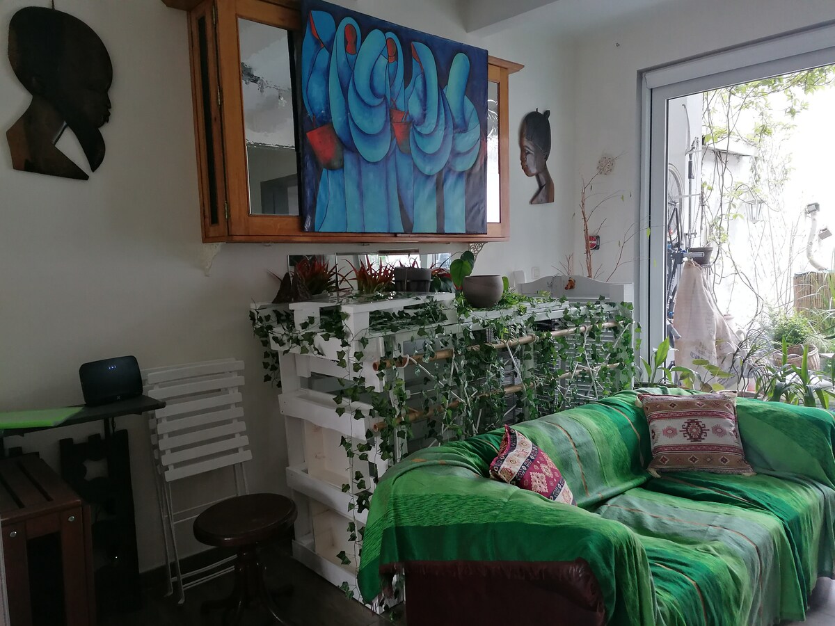 Popular Airbnb listing: In the Heart of Brussels in Molenbeek Saint Jean Sint Jans Molenbeek