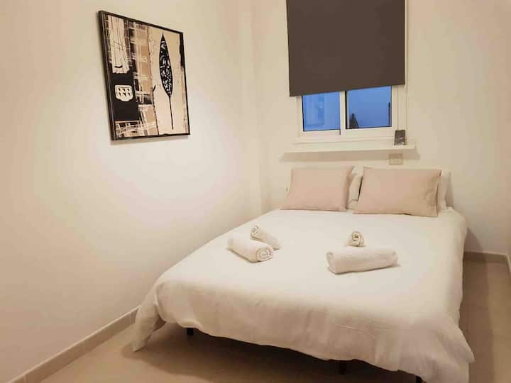 Chumba cha watu wawili chenye televisheni ya inchi 32