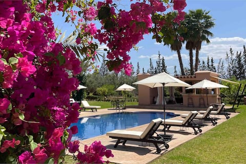 Private Ryad • Heated Pool • Ideal for Groups