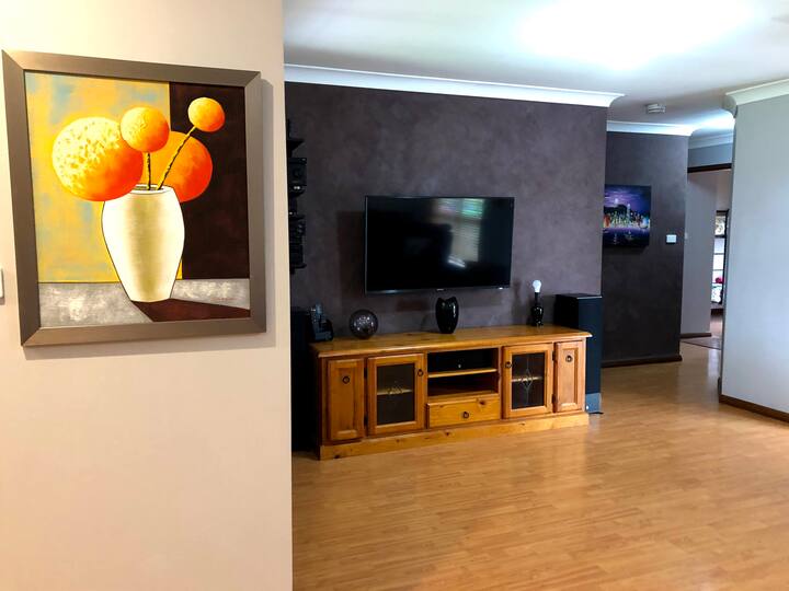 Large Comfortable Family Home In A Quiet Street - Saint Andrews