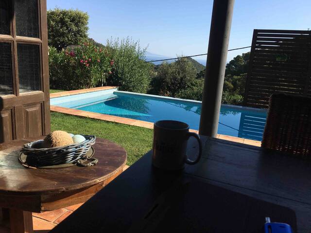 Maison et son cottage ,vue mer, piscine privée gallery image 3