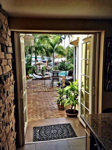 Huge POOL, Dock,Steps2beach,golfcart,paddle boards gallery image 4