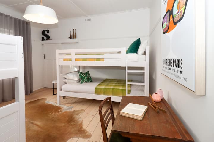 DORMITORIO 3: LITERAS «KING INDIVIDUALES» CON  BAÑO PRIVADO.
