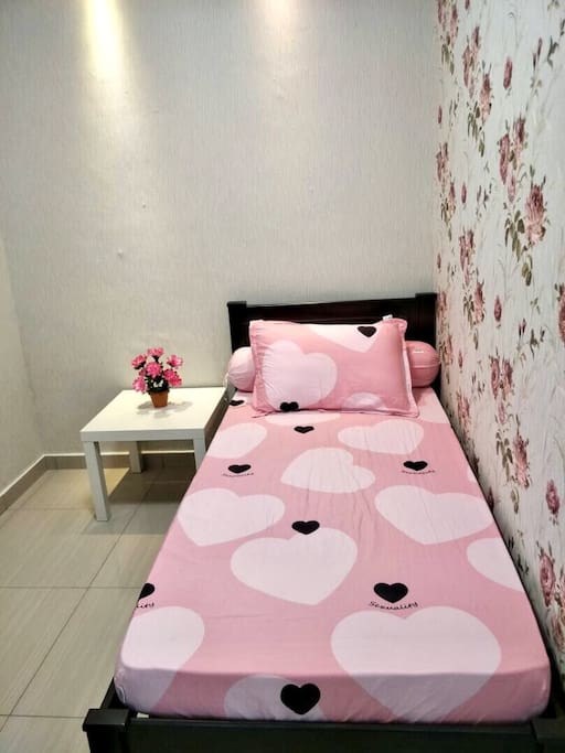 single bed room