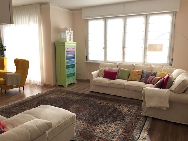 Fabulous 200sqm bright apartment San Francesco gallery image 2