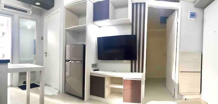 Apartment 2BR in Jatinegara free WiFi & Netflix