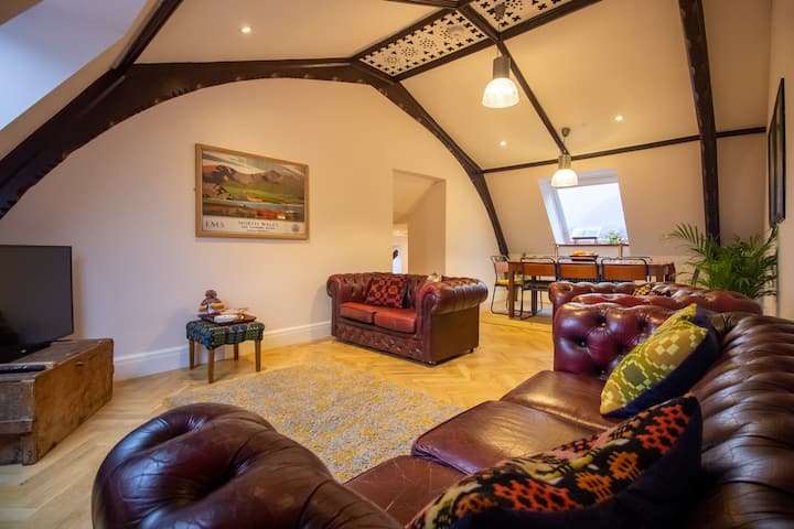 Capel Bethel, Padarn, Converted Chapel, Sleeps 8 - Bethesda