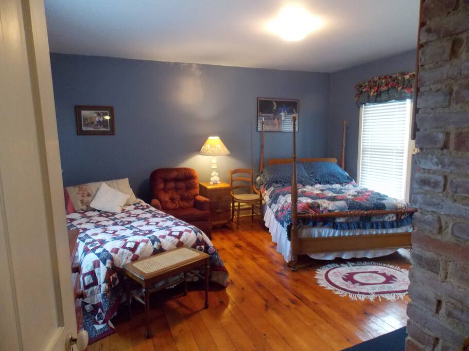 Blue Room upstairs - 1 double bed. Shared shower/bath.