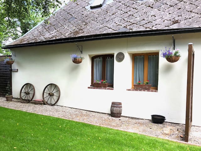 Gite cottage 'Picardie' at Le Vieux Presbytere