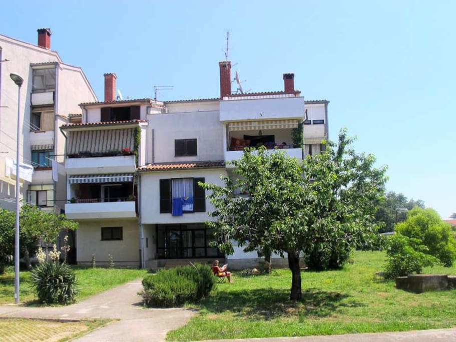 Property in a multi-family housing (6 units in total), 1st floor