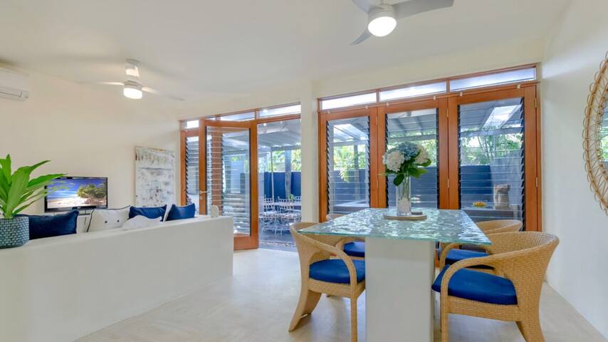 Beachside Apartment 3, Private Heated Plunge Pool