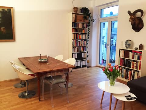 Top Airbnb: Beautiful apartment in the heart of Cologne! in Köln
