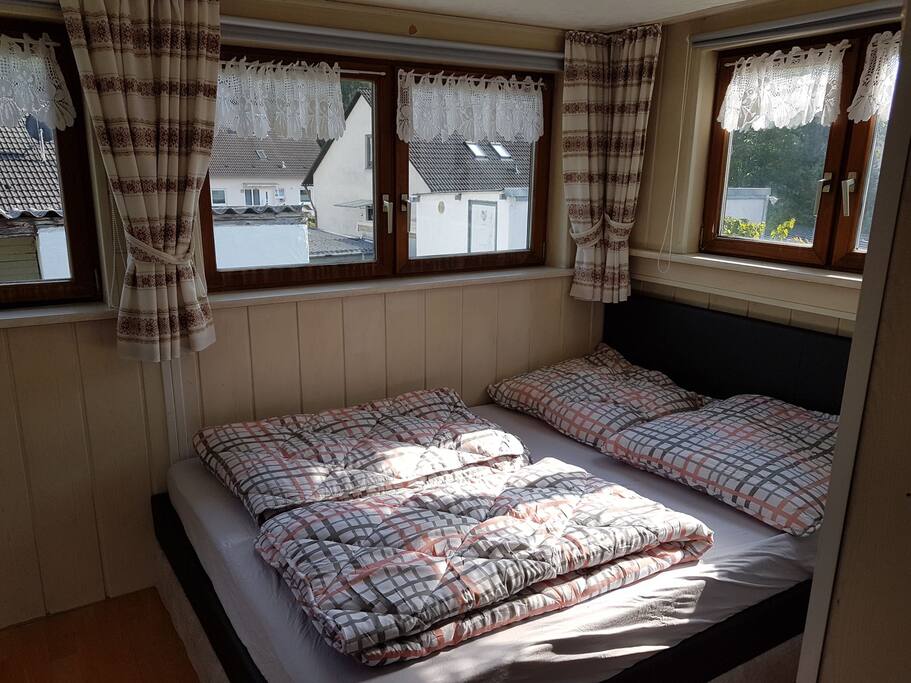 Schlafzimmer Bett (140X200)