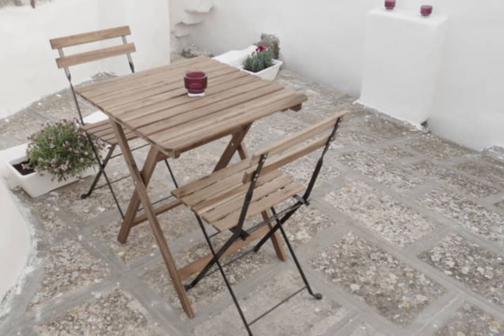 Terrazza. Le chianiche, la caratteristica mattonatura ostunese