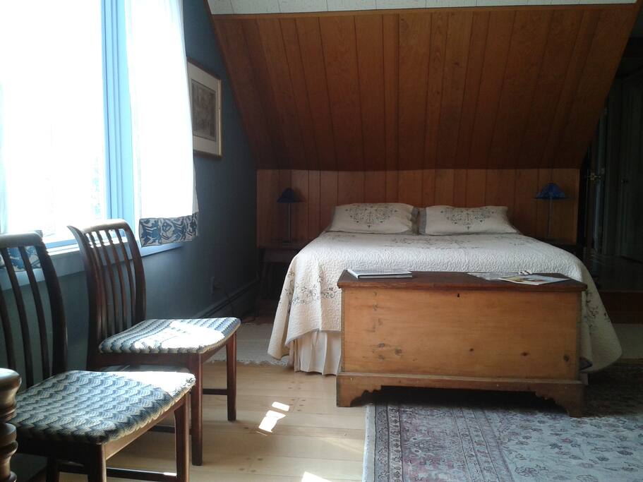 Queen bed