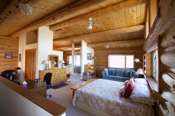 Save the best for last. Large mater bedroom with Jacuzzi and great views