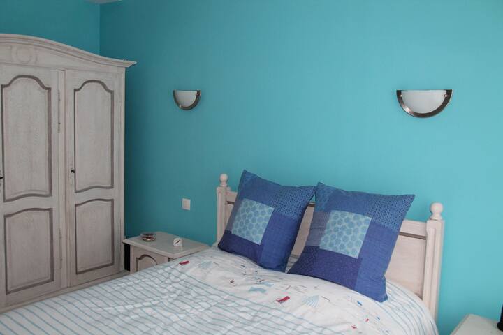 Blue room on the ground floor
