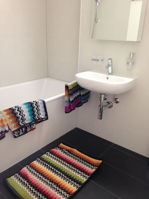 Bathroom - Missoni linen included!