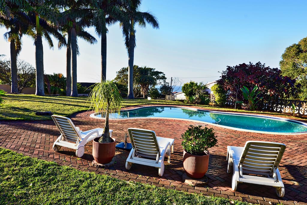 Palm Tree Manor
Poolbereich mit Sea view