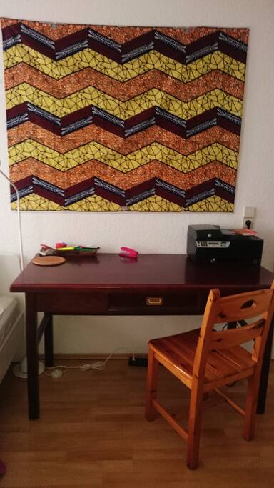 Dein Zimmer/Private Room-Desk