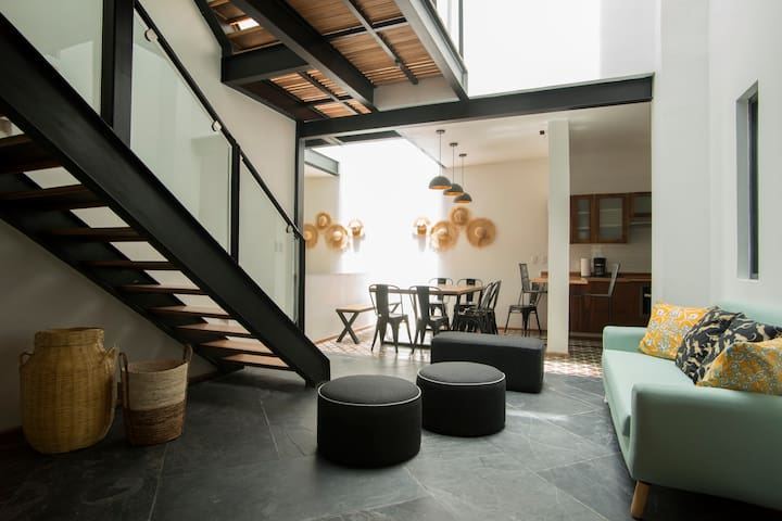 Condesa • Unique • Sunny House | 6 bedrooms gallery image 2