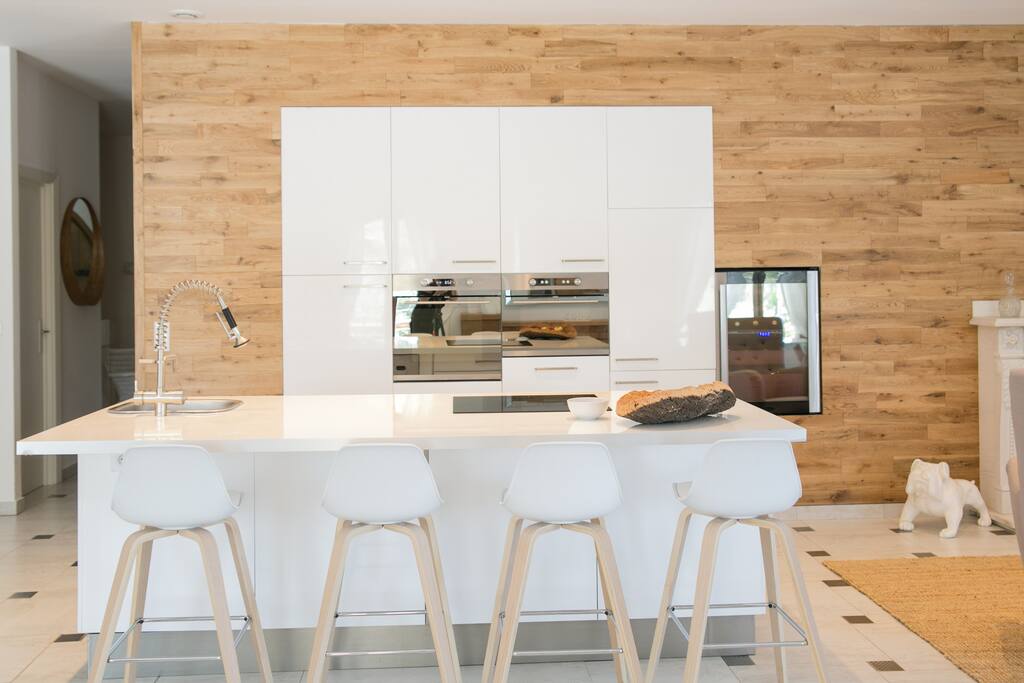 Kitchen and Bar