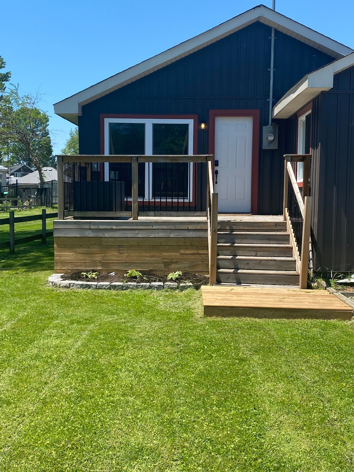 Restful getaway in friendly Peacock Point Cottages for Rent in