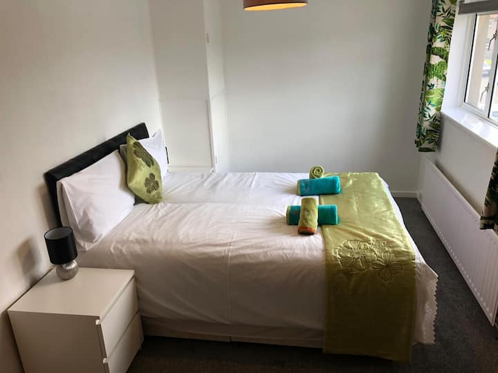 غرفة نوم 2 مع سرير مزدوج 