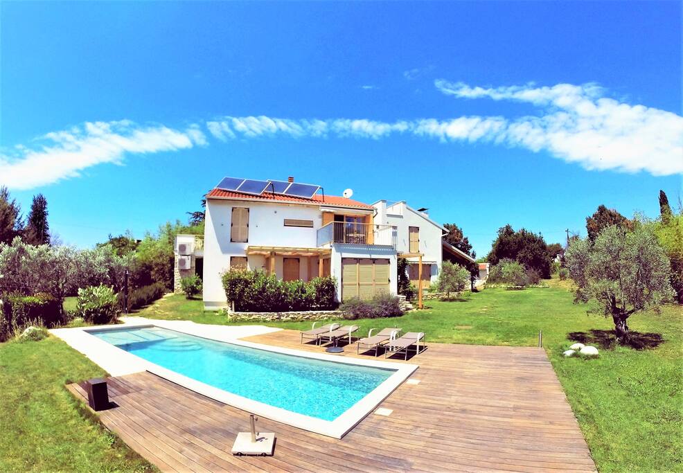 Garden and the pool