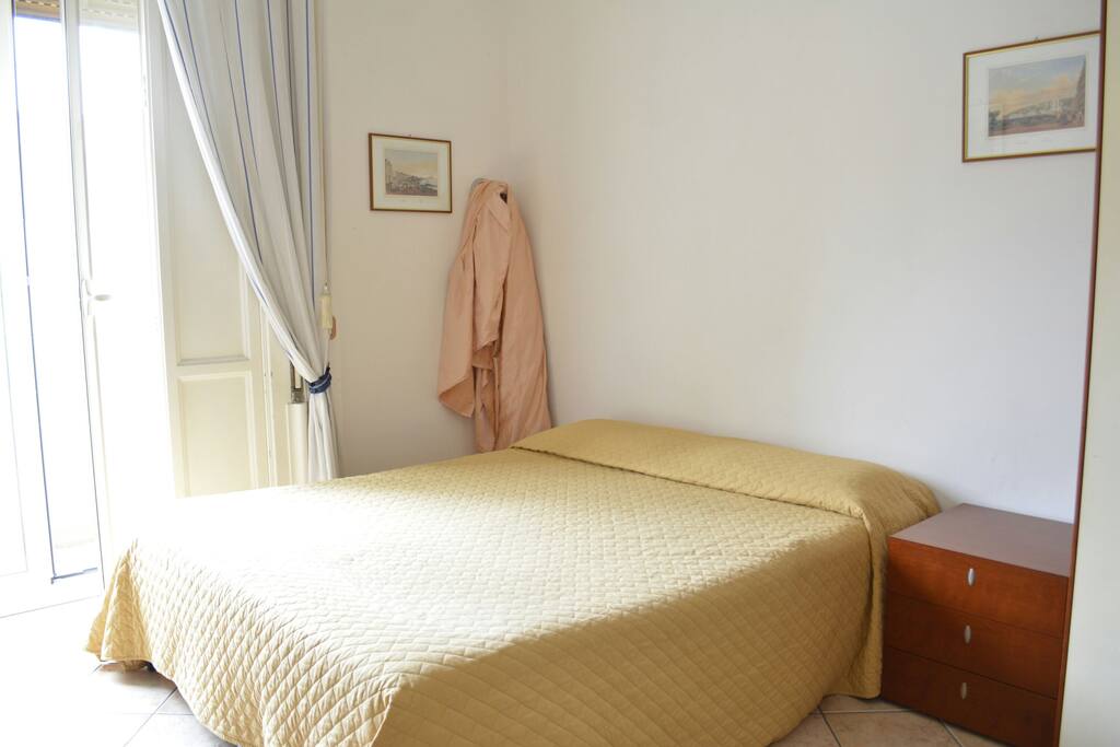 Letto molto confortevole in spugna memory