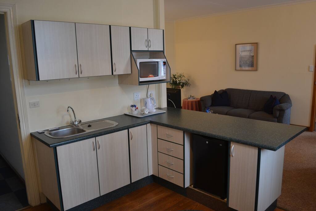 Budget Room 71 Kitchen