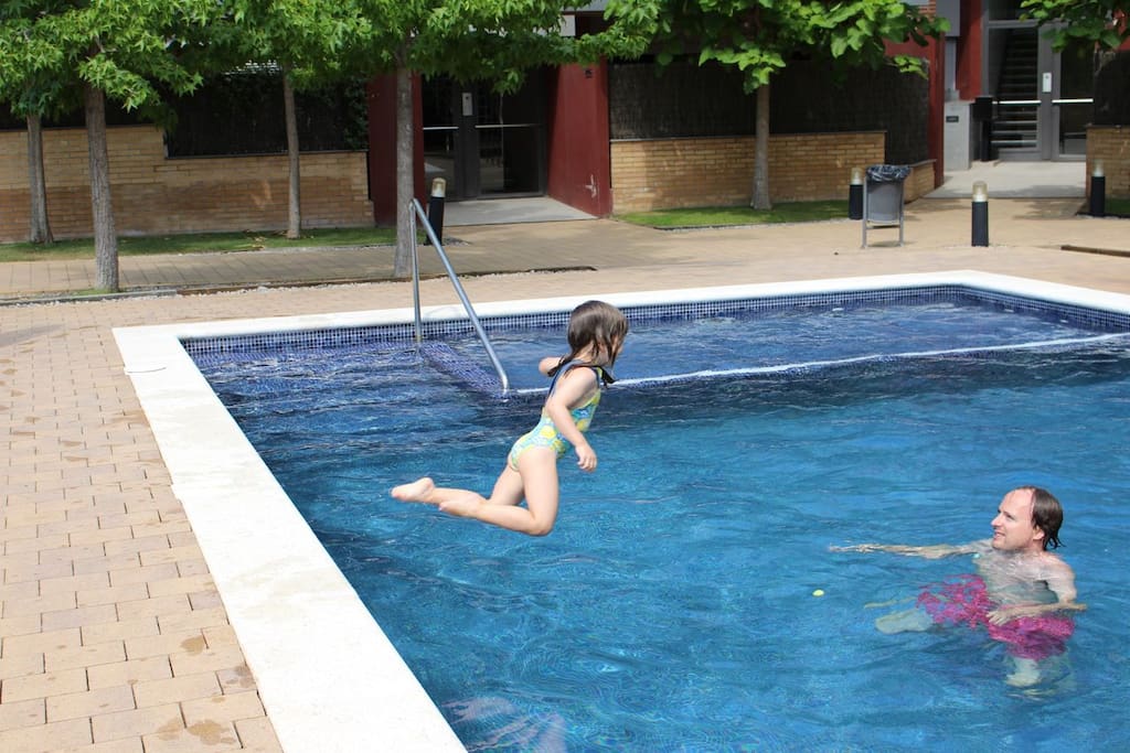 Swimming pool