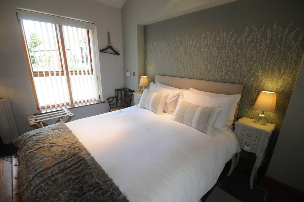 Comfy 1,200 Thread count cotton bedding.