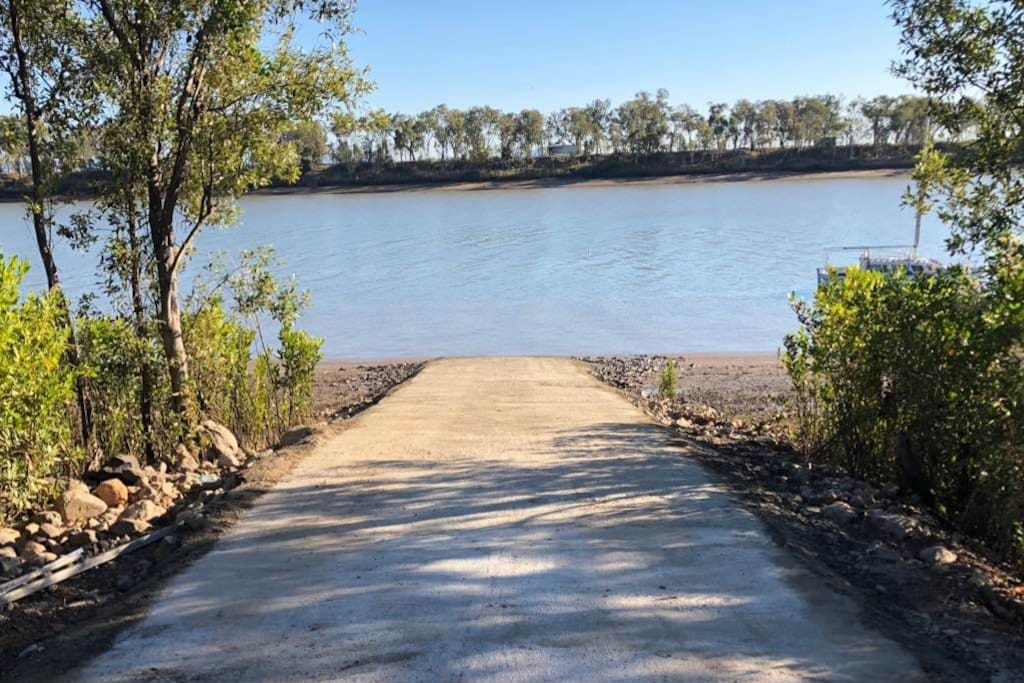 House along Fitzroy River, Rockhampton Lakes Creek Houses for Rent in