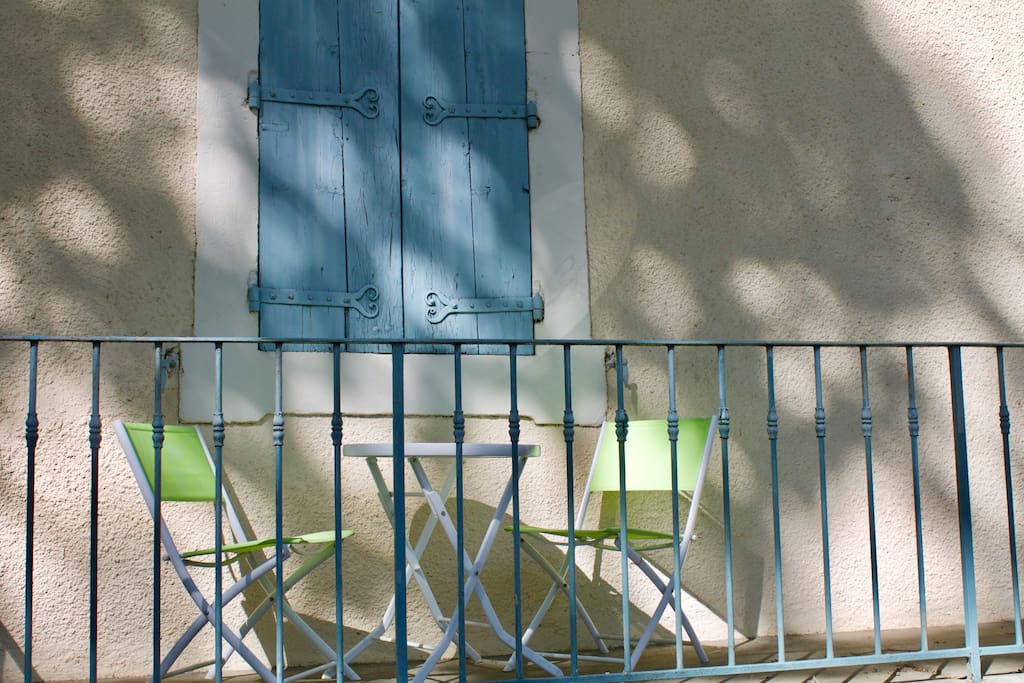 Front terrace overlooking the canal...sit and enjoy a glass or two of local wine.